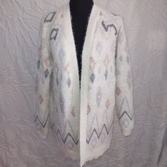 Geo Open Front Fuzzy Cardigan - Picture 7 of 11